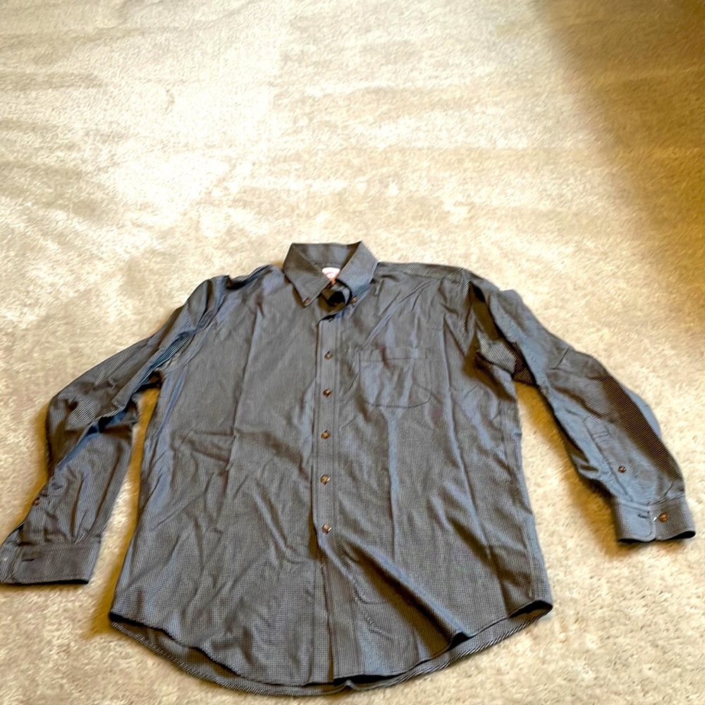 Brooks Brothers 346 Dress shirt in black check pattern. Men’s size Medium.